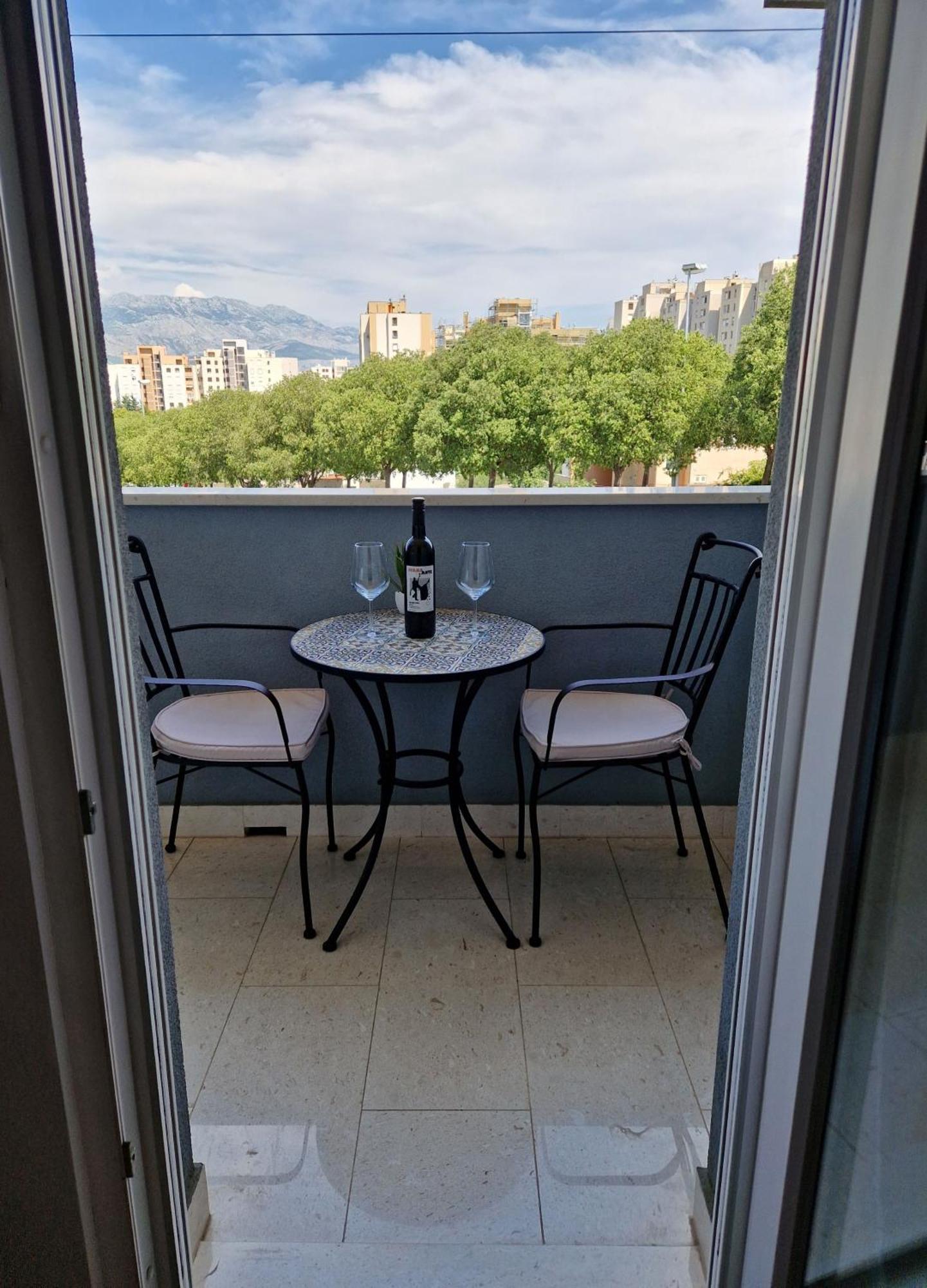 Apartment Berekin Split Exterior photo